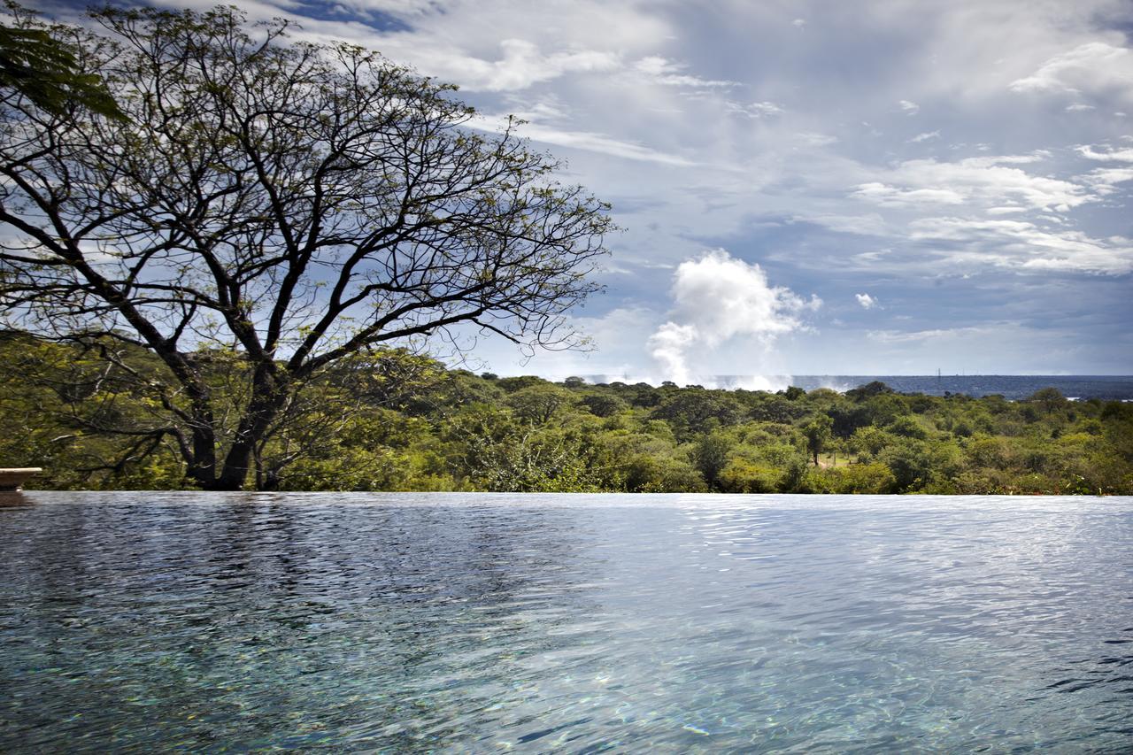 ليفينغستون Stanley Safari Lodge المظهر الخارجي الصورة