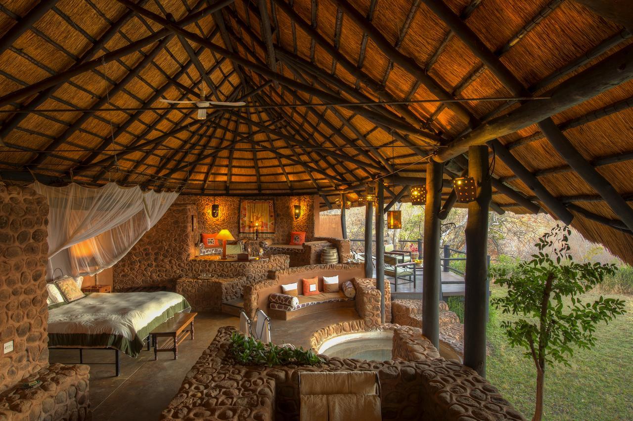 ليفينغستون Stanley Safari Lodge المظهر الخارجي الصورة