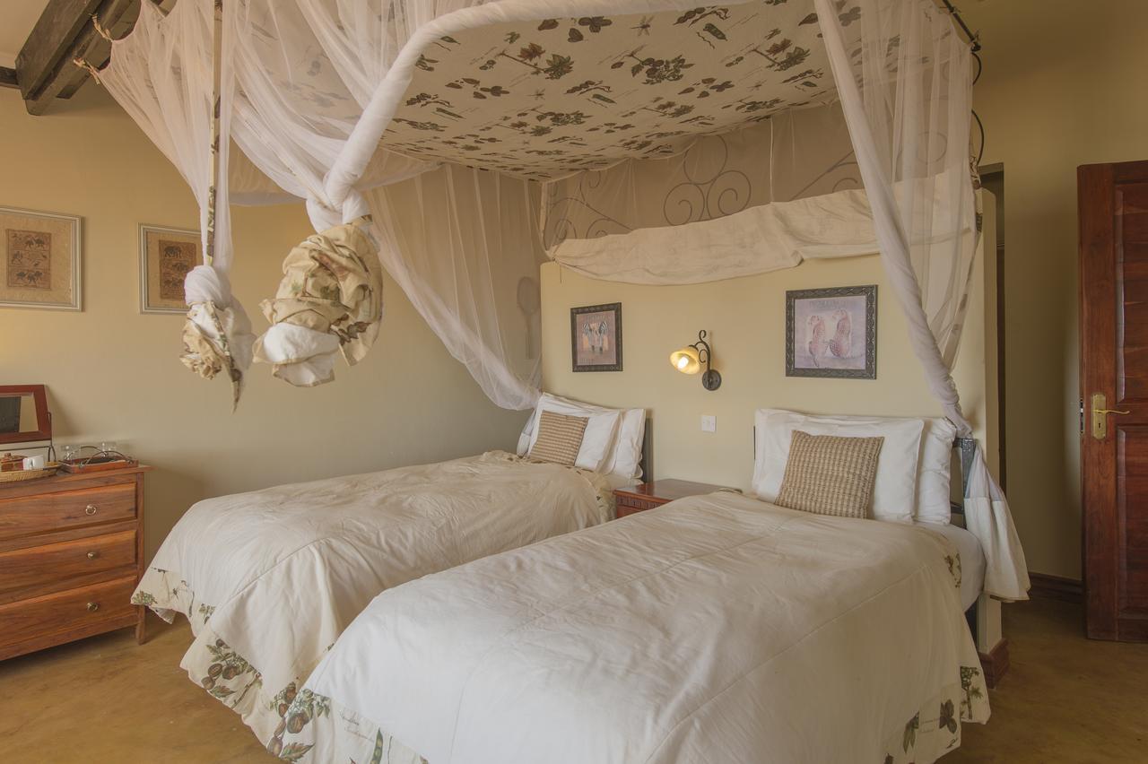 ليفينغستون Stanley Safari Lodge المظهر الخارجي الصورة