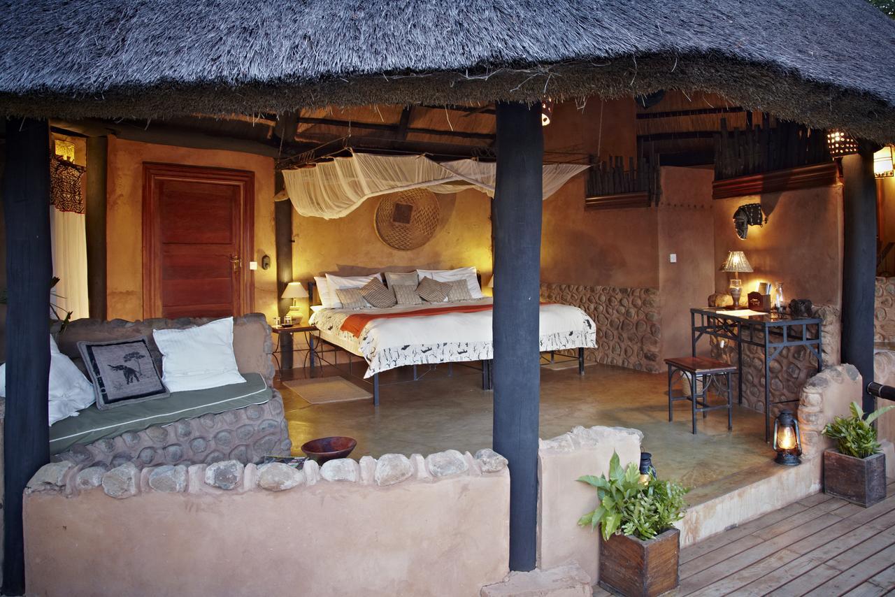 ليفينغستون Stanley Safari Lodge المظهر الخارجي الصورة