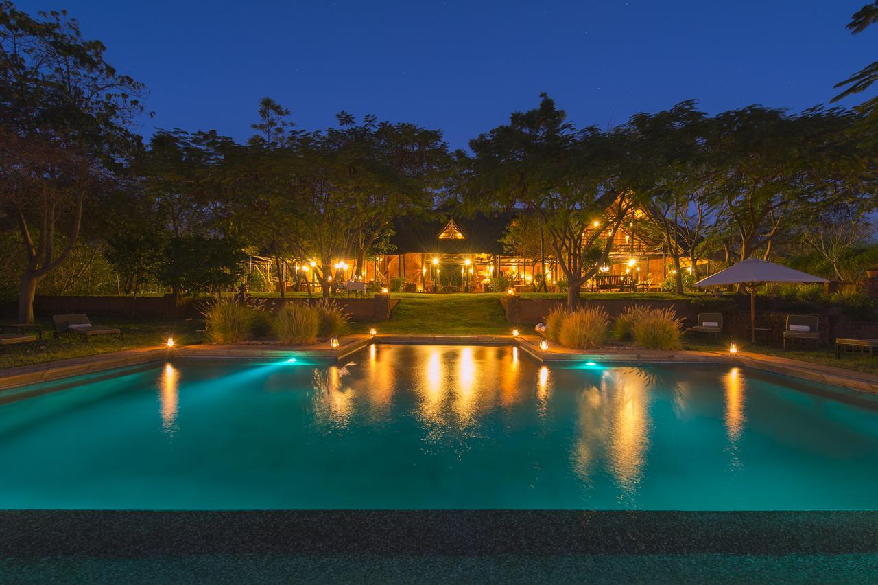 ليفينغستون Stanley Safari Lodge المظهر الخارجي الصورة