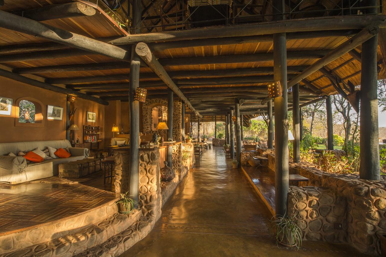 ليفينغستون Stanley Safari Lodge المظهر الخارجي الصورة