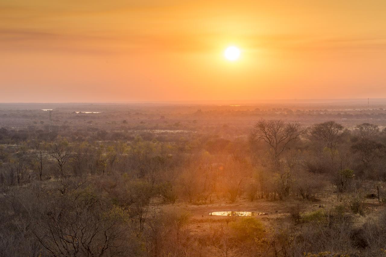 ليفينغستون Stanley Safari Lodge المظهر الخارجي الصورة