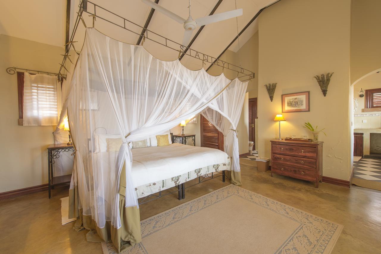 ليفينغستون Stanley Safari Lodge المظهر الخارجي الصورة