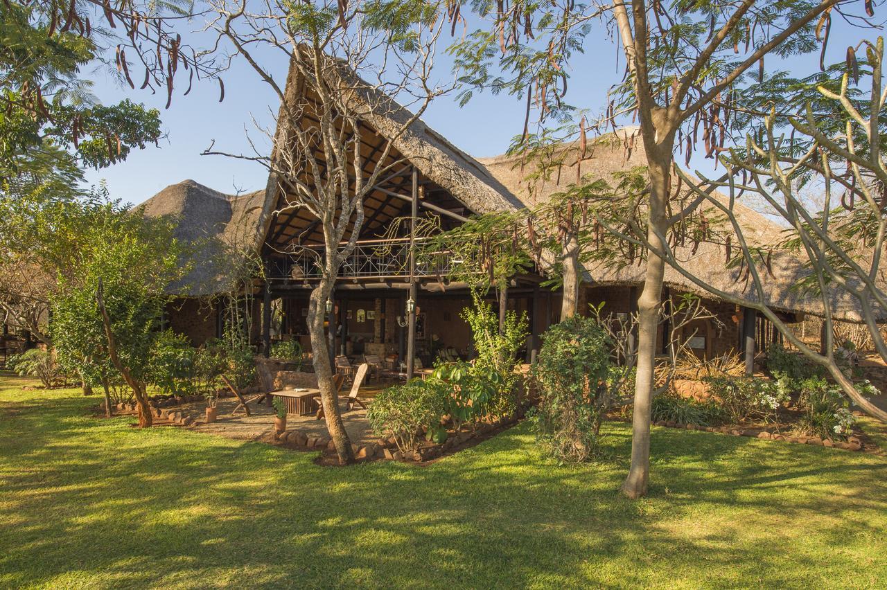 ليفينغستون Stanley Safari Lodge المظهر الخارجي الصورة