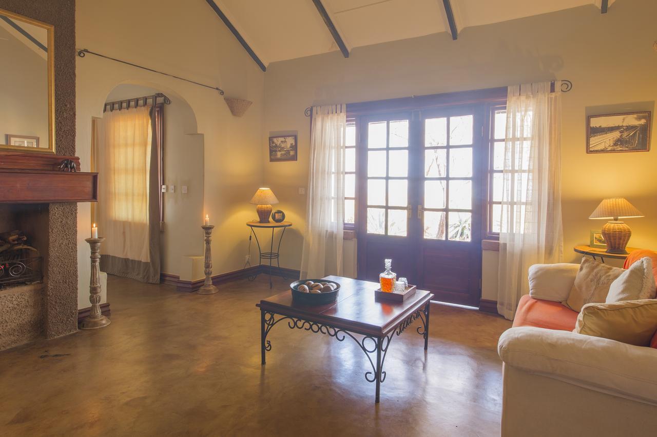 ليفينغستون Stanley Safari Lodge المظهر الخارجي الصورة